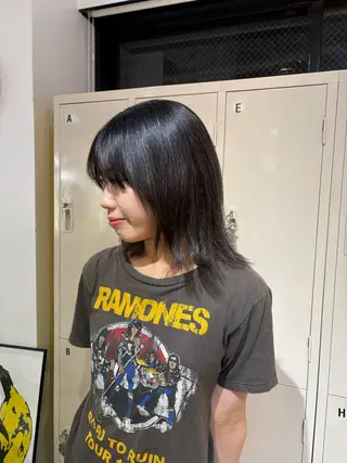 ミディアム 🧤高明度ハイトーン 🧤莉音のヘアスタイル