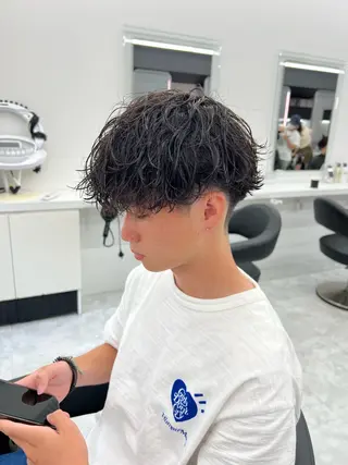 ミディアム パーマ メンズ メンズパーマ特化 TAIGAのヘアスタイル