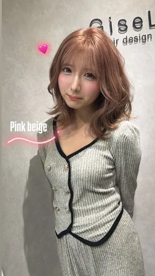 ミディアム カラー 渡里 優菜のヘアスタイル