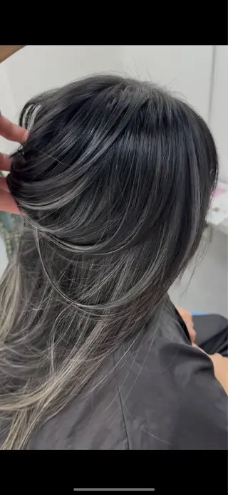 ロング レイヤーハイライト ブリーチJUNKIのヘアスタイル