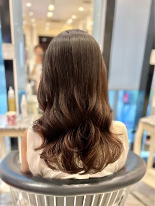ミディアム カラー パーマ 韓国っぽ水光肌カラー マンツーマン🫧なおのヘアスタイル