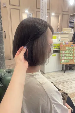 ミディアム 山岸 朱里のヘアスタイル