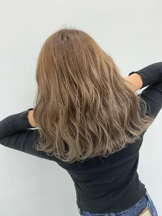 ミディアム 山田 絵里菜のヘアスタイル