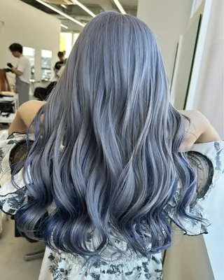 ロング カラー ヘアアレンジ 原宿ハイトーンカラー 🌼みるい🌼のヘアスタイル