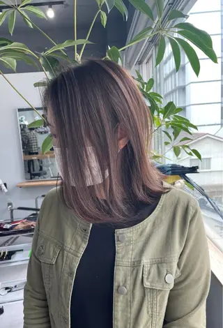 ショート カラー レイヤーカット 西村あきやのヘアスタイル