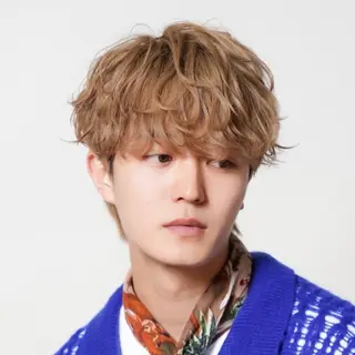 ショート カラー パーマ メンズ 🔥メンズ極🔥韓国 シャドウ/波巻き柿崎のヘアスタイル