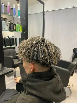 ショート カラー パーマ メンズ 清藤 竜輝のヘアスタイル