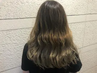 セミロング カラー ワンホンレイヤー エクステづまのヘアスタイル