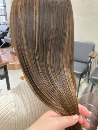 セミロング Larry🌼中下 美香のヘアスタイル