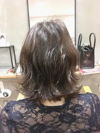 ミディアム カラー ヘアアレンジ 栗林 実莉のネイルデザイン