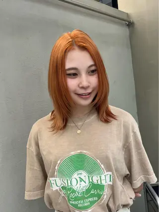ミディアム カラー イツク ⚡️ ルーツ/ハイトーンのヘアスタイル
