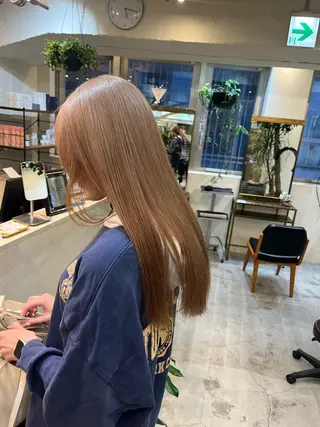 ロング 新宿髪質改善 ブリーチストレートのヘアスタイル
