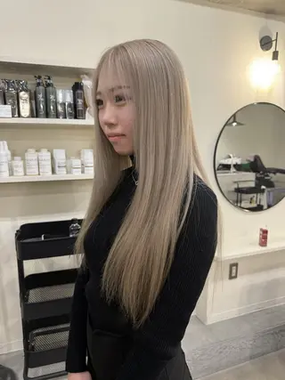 ロング カラー ブリーチカラー yuraraのヘアスタイル