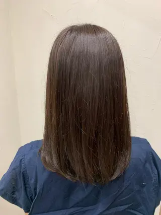 ミディアム カラー 三好 羽美のヘアスタイル
