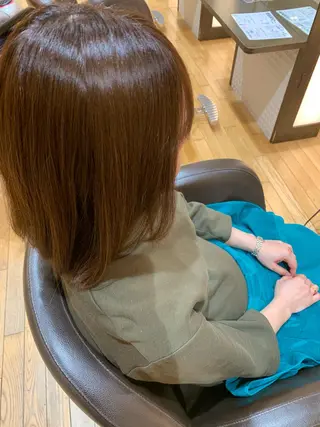 ミディアム カラー 齊藤 衣梨佳のヘアスタイル