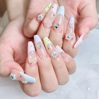 ネイル Queens テイのネイルデザイン
