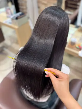 ロング 秋野 睦実のヘアスタイル
