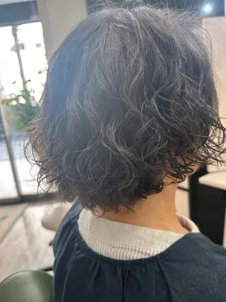 ミディアム パーマ 🐰K+Plus🐰 まゆ🐰のヘアスタイル