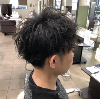 パーマ メンズ メンズ レイヤー ウルフ 弓木啓輔のヘアスタイル