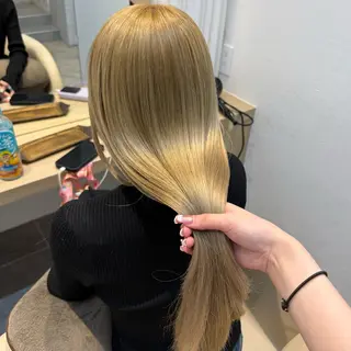 セミロング カラー 柔らかいbeige ¦韓国¦🩰マユ🩰のヘアスタイル