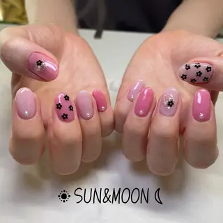 ネイル SUN&MOON REOのネイルデザイン