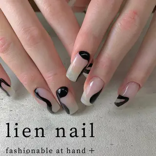 セミロング Queen nailのネイルデザイン