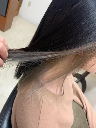 ミディアム カラー 黒崎 美乃里のヘアスタイル