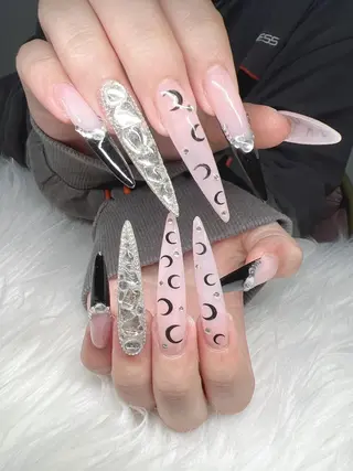 ネイル Lee Nailsのネイルデザイン