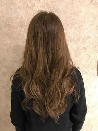 ミディアム カラー パーマ レイヤーカット 早崎太生のヘアスタイル