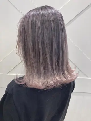 セミロング あやか 白髪ぼかしハイライトのヘアスタイル