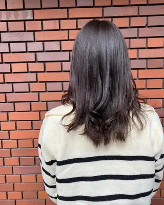 セミロング カラー エイトウメダ 店長 稲尾友則のヘアスタイル
