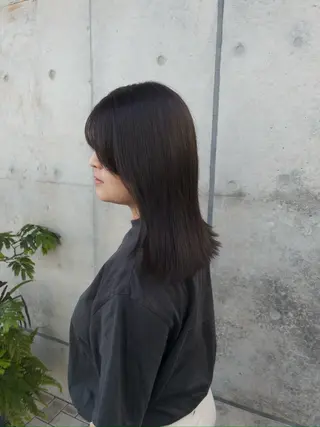 ミディアム カラー イヌイ フウコのヘアスタイル