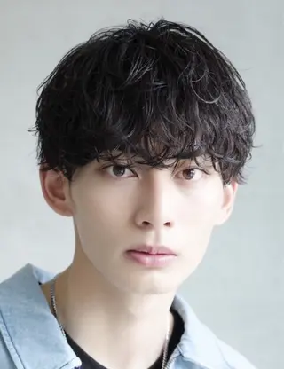 パーマ メンズ 中谷海里/フェザー パーマ/スパイキーのヘアスタイル