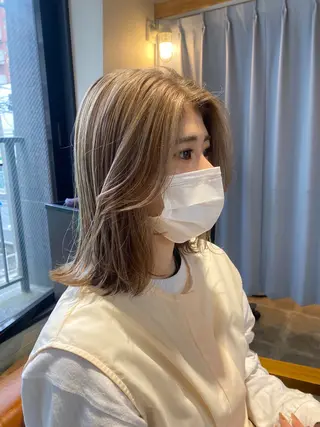 カラー 🩵盛れる顔周り/ 艶カラーemi🩵のヘアスタイル
