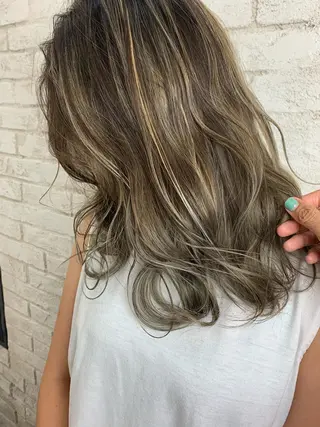ミディアム 🌈白髪ぼかし特化 🌈naokoのヘアスタイル