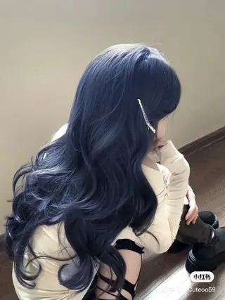 ロング カラー ラベンダー💜 グレージュ🩶のヘアスタイル