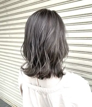 カラー 豊橋ブリーチ/似合わ せカット/SHIHOのヘアスタイル