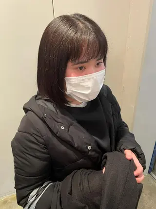 ミディアム MIOベージュカラー 柔らかいカラーのヘアスタイル