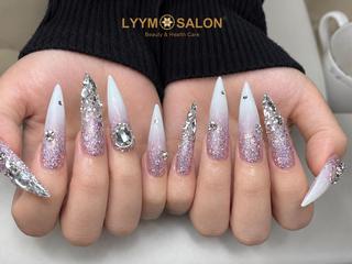 ロング LYYM Salonのネイルデザイン