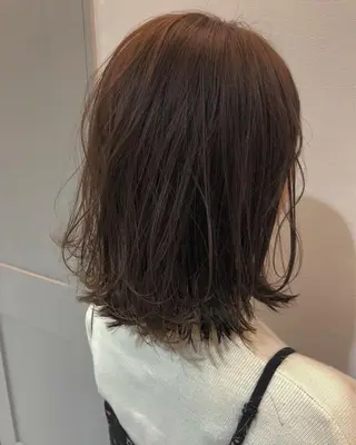 ミディアム カラー 比嘉 千咲のヘアスタイル