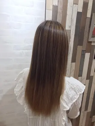 ロング 大澤 唯のヘアスタイル