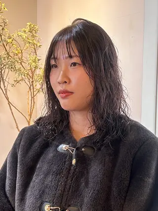 ミディアム カラー パーマ ナチュラル大人っぽい スタイル MAORIのヘアスタイル