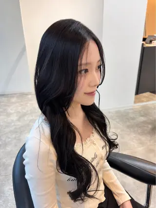 ロング 中山 璃胡のヘアスタイル