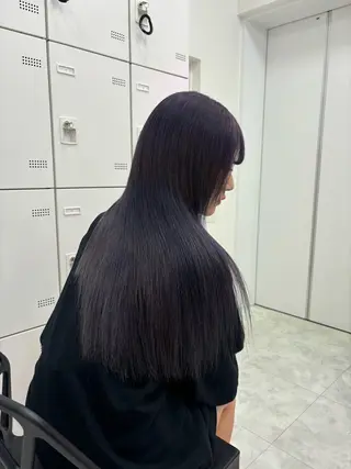 ロング カラー 抜け感レイヤー︴ ニュアンスカラーのヘアスタイル