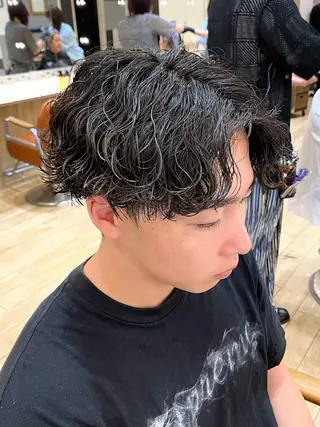 ミディアム パーマ メンズ 新宿メンズパーマ ヨモギダのヘアスタイル