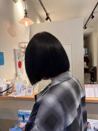 カラー 荒井 茉凜のヘアスタイル