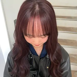 カラー hinaru ．のヘアスタイル