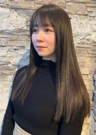 ロング 色落ちまで可愛い🩷 透明感🩵安江理緒のヘアスタイル