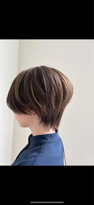 ショート ハイライト/艶カラー /レイヤー🌼阿部のヘアスタイル