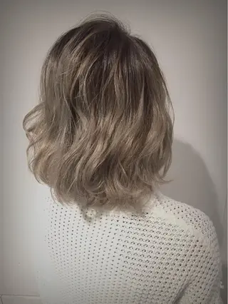 ショート ミディアム セミロング ロング カラー ハイトーンブリーチ 土坂 由志【京都】のヘアスタイル